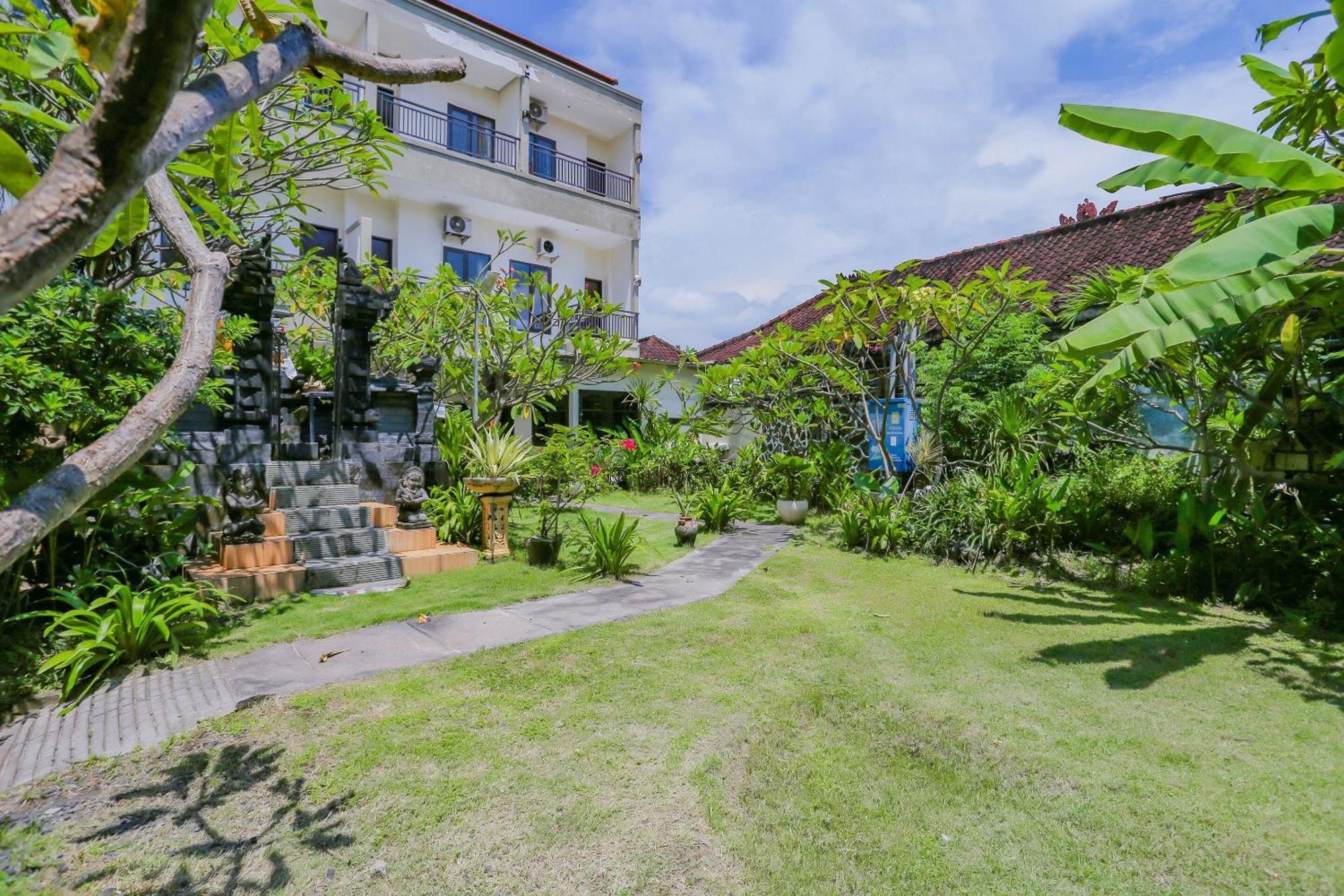 Oyo 4012 Ari Beach Inn Kuta Lombok Kültér fotó