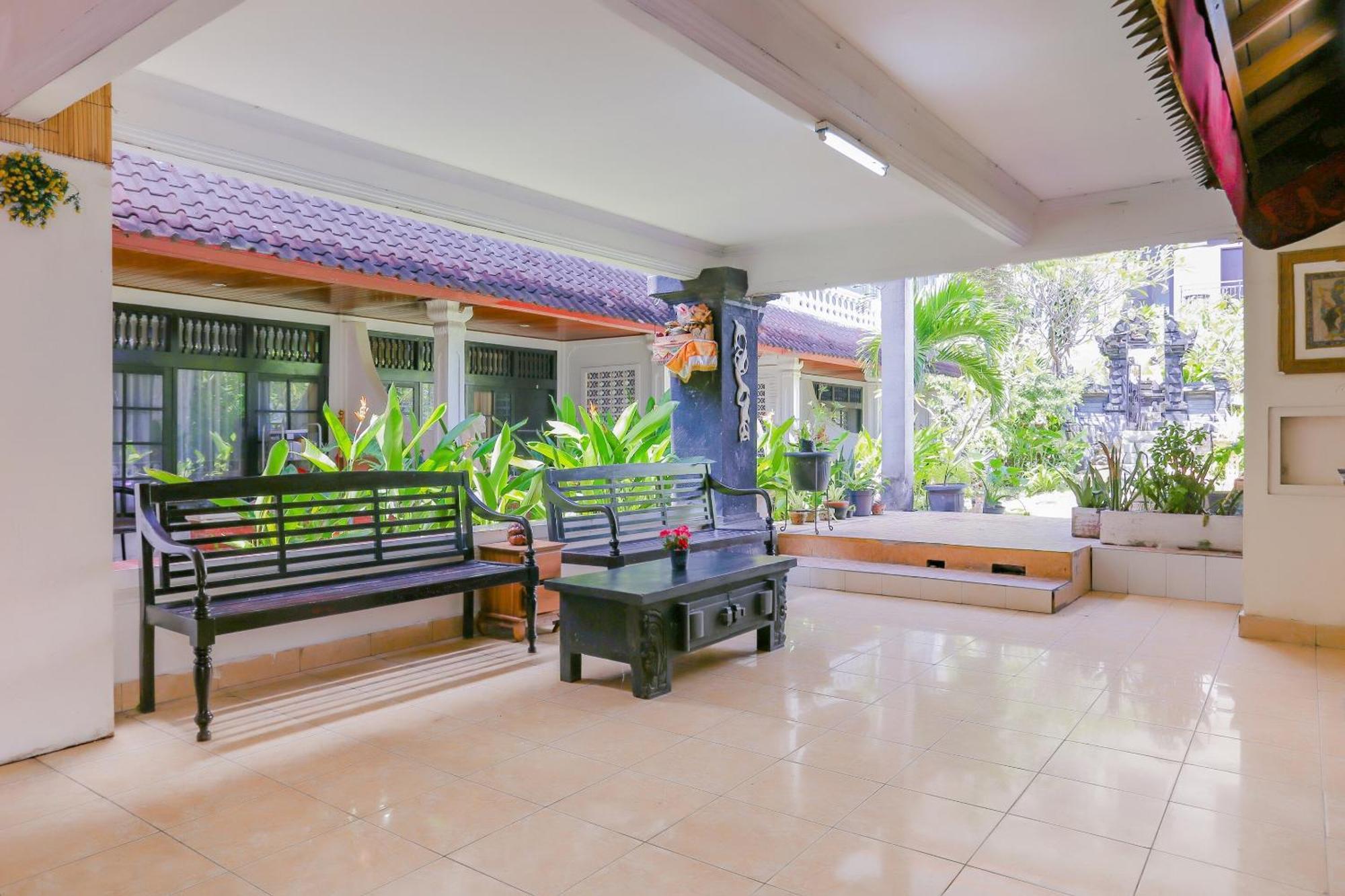 Oyo 4012 Ari Beach Inn Kuta Lombok Kültér fotó